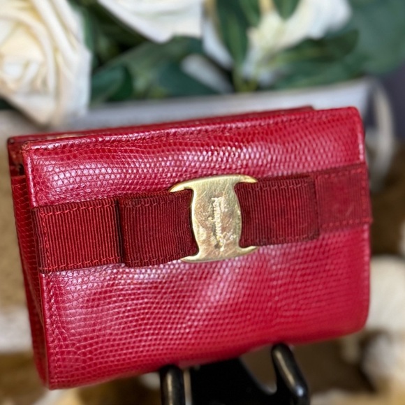 Vintage Salvatore Ferragamo Red Vara Bow Leather Clutch - Picture 2 of 10